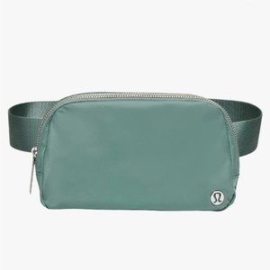 Lululemon Everywhere Belt Bag 1L in Tidewater Teal
